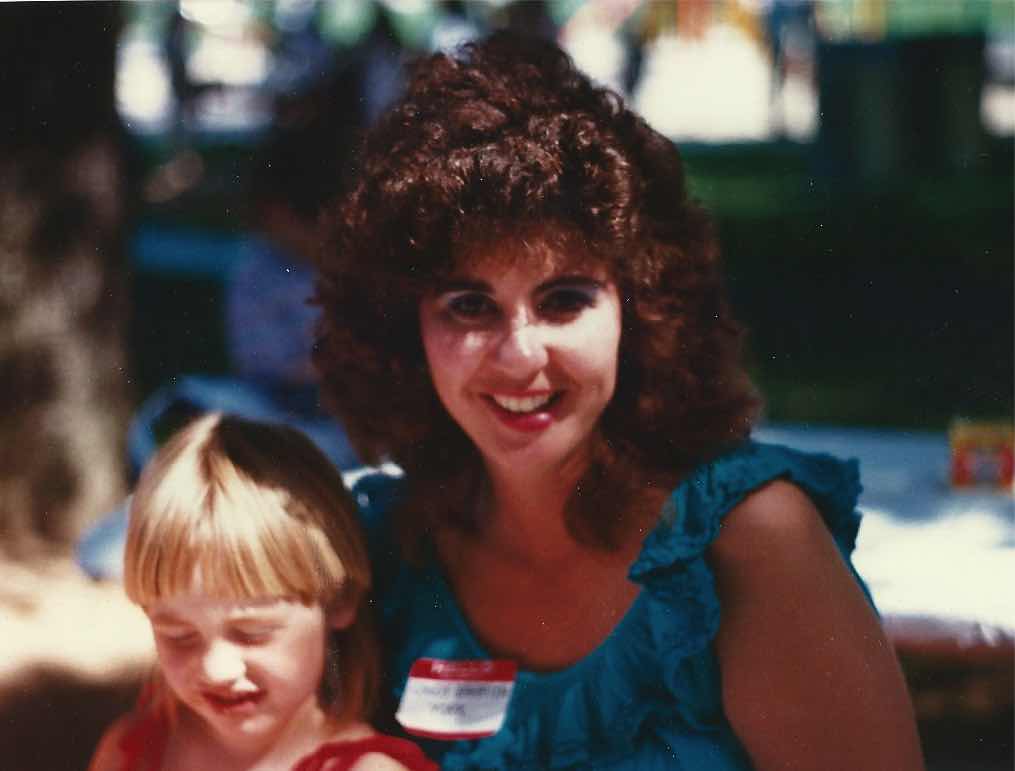 Cindy Bahruth York with daughter, 1986